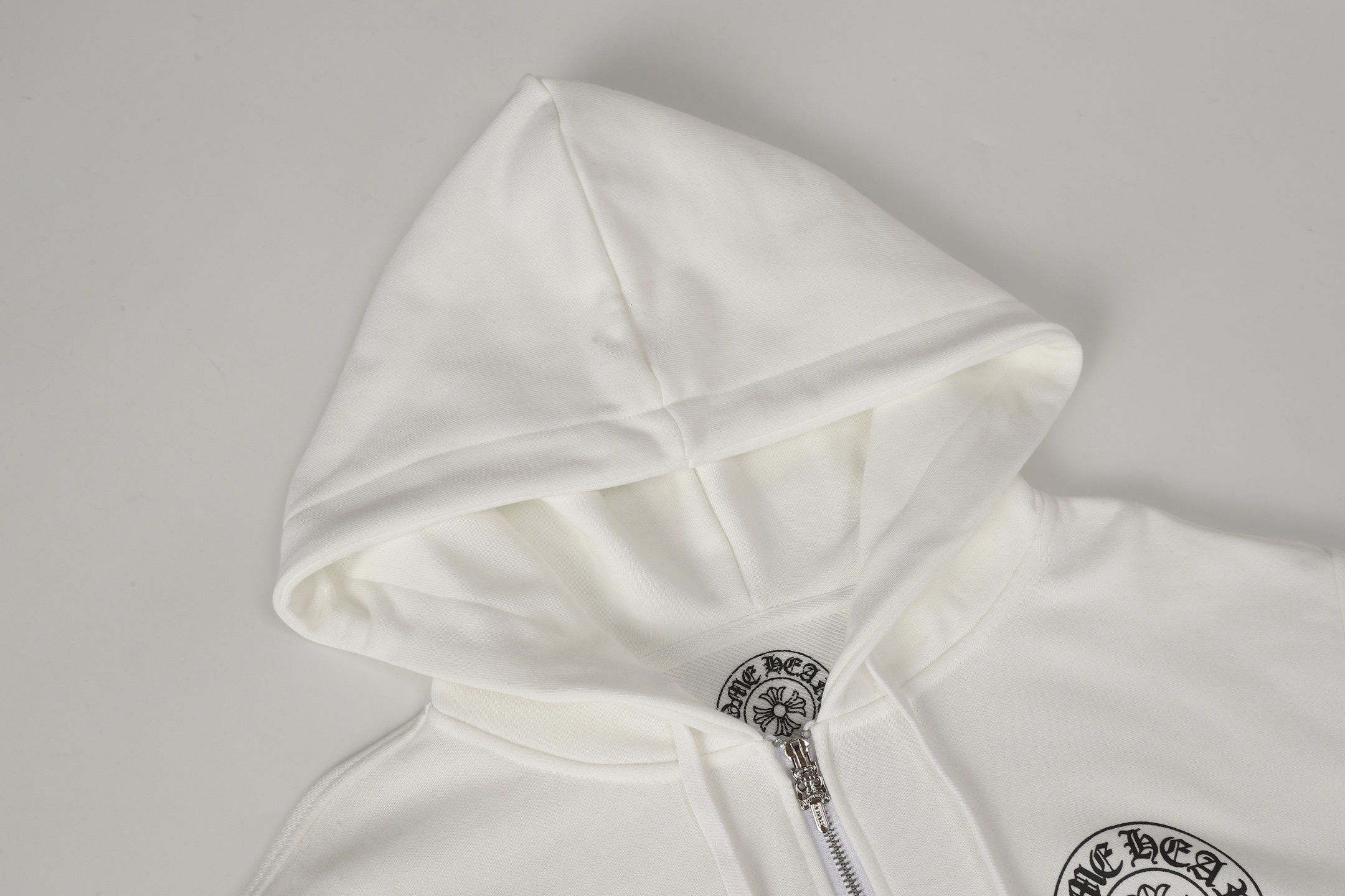 Ch*0me heart white zip up hoodie